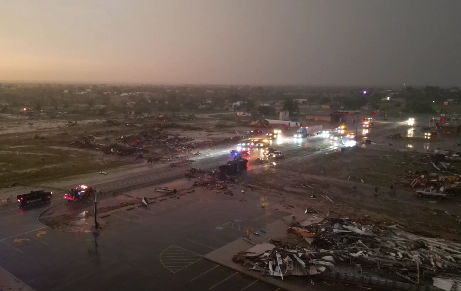 tornado strikes texas town