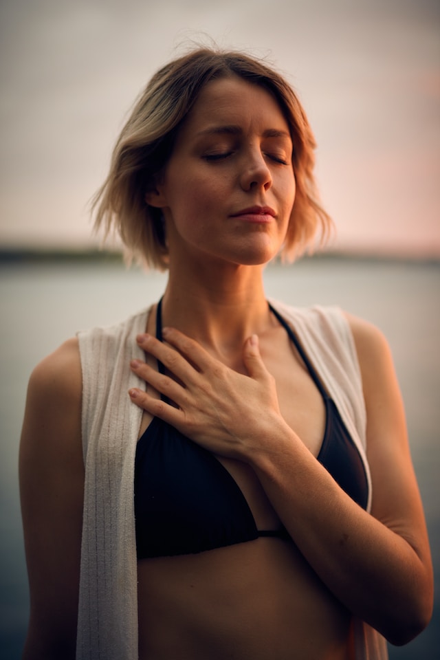 breathing techniques for relieving anxiety and stress darius-bashar-xMNel_otvWs-unsplash